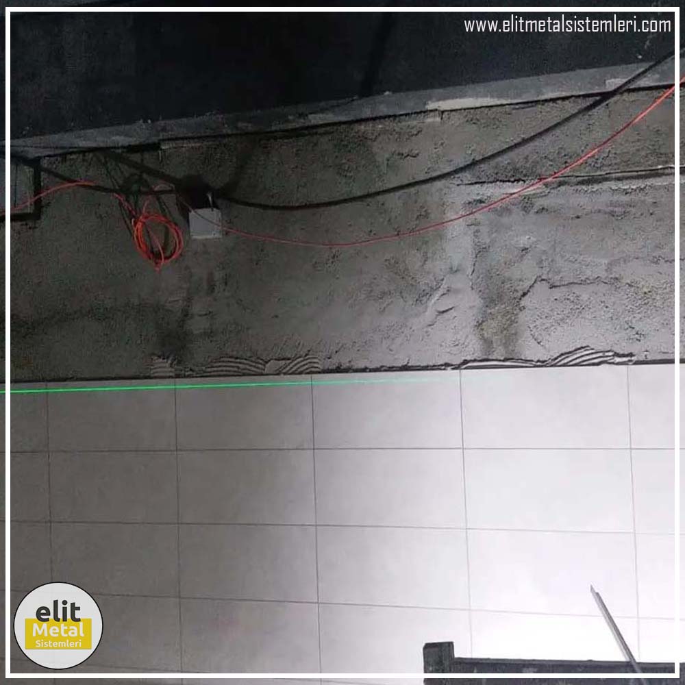 alüminyum çit sistemleri, alüminyum merdiven bariyeri, balkon alüminyum panel, paslanmaz alüminyum güvenlik, dayanıklı alüminyum korkuluk profili, cam panel balkon korkuluğu, temperli cam merdiven paneli, şeffaf cam güvenlik bariyeri, paslanmaz cam bağlantı elemanları, dekoratif cam panel çözümleri, ferforje balkon bariyeri, el işçiliği ferforje panel, özel tasarım ferforje güvenlik, ferforje dış alan koruma, dayanıklı ferforje çit, lazer kesim metal panel, desenli lazer kesim korkuluk, lazer teknoloji ile üretilmiş korkuluk, özel motifli lazer panel, dekoratif lazer metal bariyer, galvaniz mesh panel çit, sanayi tipi mesh güvenlik, tel örgü panel uygulaması, otopark güvenlik paneli, balkon tel panel çözümü, pleksi merdiven paneli, şeffaf pleksi bariyer, dayanıklı pleksi korkuluk, iç mekân pleksi uygulaması, alüminyum duvar tutamaç, merdiven alüminyum tutamak, dayanıklı duvar destek aparatı, motorlu otomatik tente sistemi, açılır kapanır pergole uygulaması, uzaktan kumandalı pergole, motorlu kepenk sistemi, güvenlikli otomatik kepenk, alüminyum çerçeveli kış bahçesi, camlı teras kış bahçesi, kompozit panel dış cephe, alüminyum kaplamalı kompozit panel