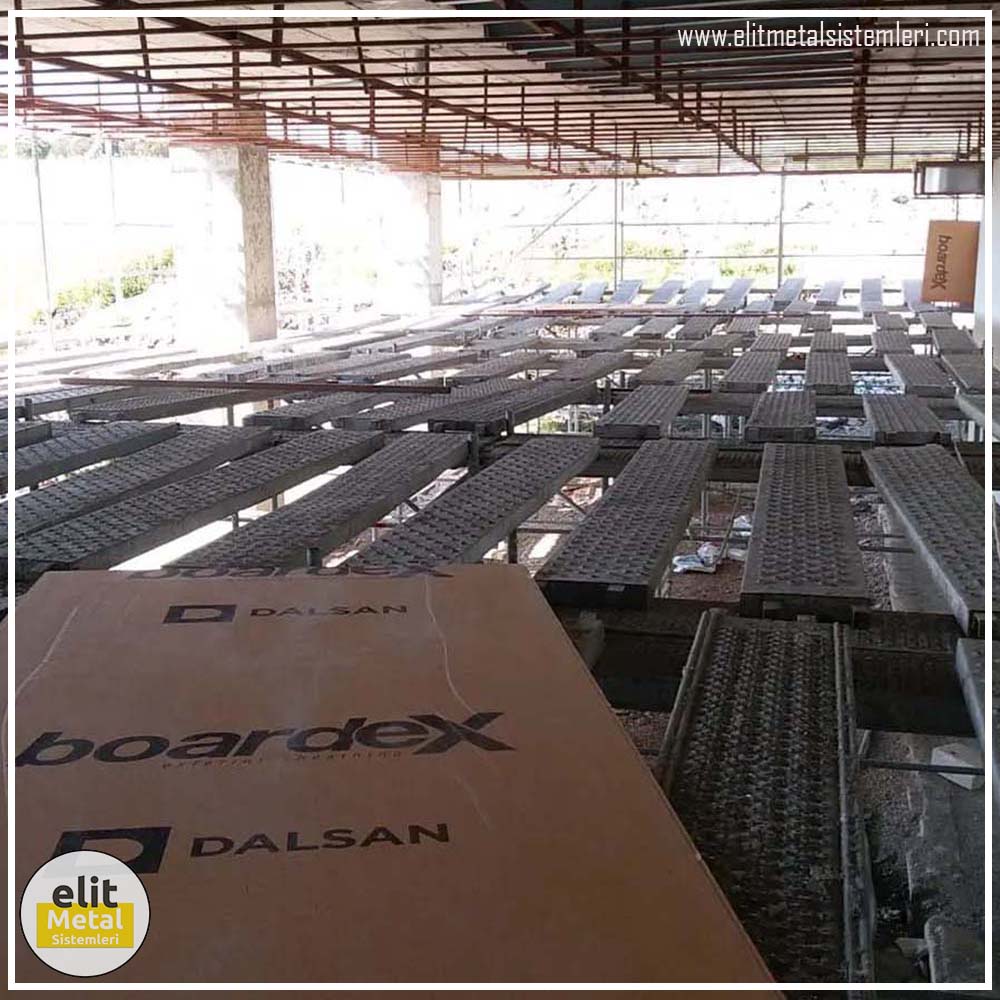 alüminyum çit sistemleri, alüminyum merdiven bariyeri, balkon alüminyum panel, paslanmaz alüminyum güvenlik, dayanıklı alüminyum korkuluk profili, cam panel balkon korkuluğu, temperli cam merdiven paneli, şeffaf cam güvenlik bariyeri, paslanmaz cam bağlantı elemanları, dekoratif cam panel çözümleri, ferforje balkon bariyeri, el işçiliği ferforje panel, özel tasarım ferforje güvenlik, ferforje dış alan koruma, dayanıklı ferforje çit, lazer kesim metal panel, desenli lazer kesim korkuluk, lazer teknoloji ile üretilmiş korkuluk, özel motifli lazer panel, dekoratif lazer metal bariyer, galvaniz mesh panel çit, sanayi tipi mesh güvenlik, tel örgü panel uygulaması, otopark güvenlik paneli, balkon tel panel çözümü, pleksi merdiven paneli, şeffaf pleksi bariyer, dayanıklı pleksi korkuluk, iç mekân pleksi uygulaması, alüminyum duvar tutamaç, merdiven alüminyum tutamak, dayanıklı duvar destek aparatı, motorlu otomatik tente sistemi, açılır kapanır pergole uygulaması, uzaktan kumandalı pergole, motorlu kepenk sistemi, güvenlikli otomatik kepenk, alüminyum çerçeveli kış bahçesi, camlı teras kış bahçesi, kompozit panel dış cephe, alüminyum kaplamalı kompozit panel