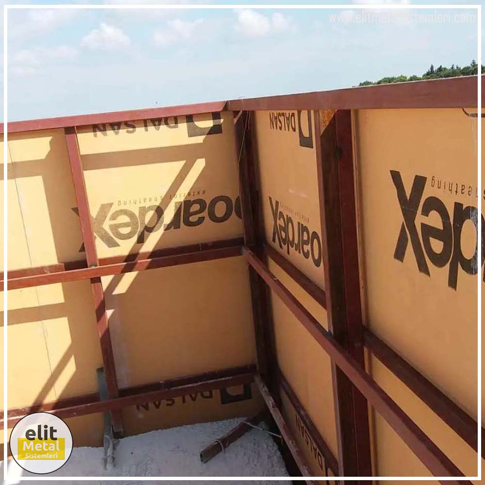 alüminyum çit sistemleri, alüminyum merdiven bariyeri, balkon alüminyum panel, paslanmaz alüminyum güvenlik, dayanıklı alüminyum korkuluk profili, cam panel balkon korkuluğu, temperli cam merdiven paneli, şeffaf cam güvenlik bariyeri, paslanmaz cam bağlantı elemanları, dekoratif cam panel çözümleri, ferforje balkon bariyeri, el işçiliği ferforje panel, özel tasarım ferforje güvenlik, ferforje dış alan koruma, dayanıklı ferforje çit, lazer kesim metal panel, desenli lazer kesim korkuluk, lazer teknoloji ile üretilmiş korkuluk, özel motifli lazer panel, dekoratif lazer metal bariyer, galvaniz mesh panel çit, sanayi tipi mesh güvenlik, tel örgü panel uygulaması, otopark güvenlik paneli, balkon tel panel çözümü, pleksi merdiven paneli, şeffaf pleksi bariyer, dayanıklı pleksi korkuluk, iç mekân pleksi uygulaması, alüminyum duvar tutamaç, merdiven alüminyum tutamak, dayanıklı duvar destek aparatı, motorlu otomatik tente sistemi, açılır kapanır pergole uygulaması, uzaktan kumandalı pergole, motorlu kepenk sistemi, güvenlikli otomatik kepenk, alüminyum çerçeveli kış bahçesi, camlı teras kış bahçesi, kompozit panel dış cephe, alüminyum kaplamalı kompozit panel