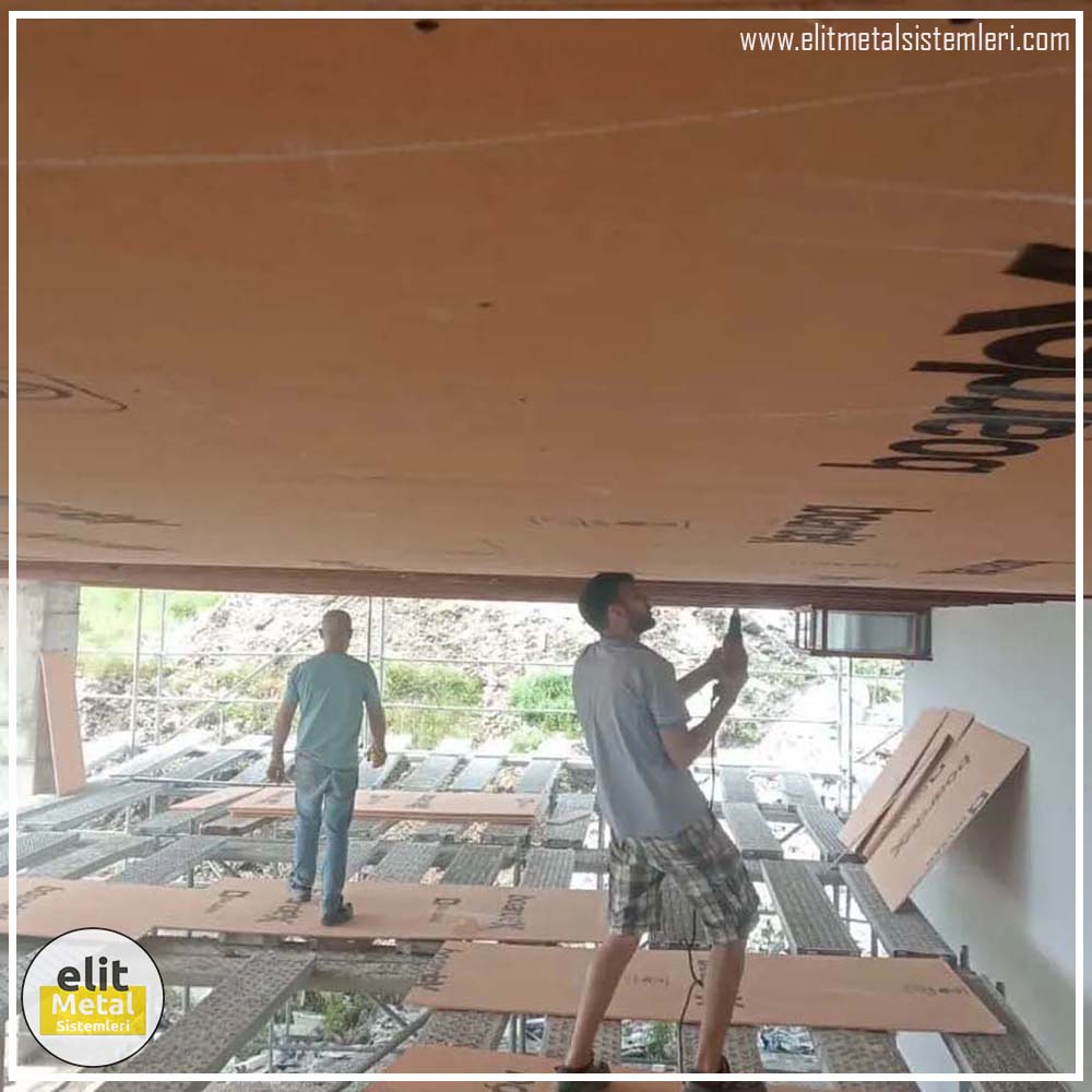 alüminyum çit sistemleri, alüminyum merdiven bariyeri, balkon alüminyum panel, paslanmaz alüminyum güvenlik, dayanıklı alüminyum korkuluk profili, cam panel balkon korkuluğu, temperli cam merdiven paneli, şeffaf cam güvenlik bariyeri, paslanmaz cam bağlantı elemanları, dekoratif cam panel çözümleri, ferforje balkon bariyeri, el işçiliği ferforje panel, özel tasarım ferforje güvenlik, ferforje dış alan koruma, dayanıklı ferforje çit, lazer kesim metal panel, desenli lazer kesim korkuluk, lazer teknoloji ile üretilmiş korkuluk, özel motifli lazer panel, dekoratif lazer metal bariyer, galvaniz mesh panel çit, sanayi tipi mesh güvenlik, tel örgü panel uygulaması, otopark güvenlik paneli, balkon tel panel çözümü, pleksi merdiven paneli, şeffaf pleksi bariyer, dayanıklı pleksi korkuluk, iç mekân pleksi uygulaması, alüminyum duvar tutamaç, merdiven alüminyum tutamak, dayanıklı duvar destek aparatı, motorlu otomatik tente sistemi, açılır kapanır pergole uygulaması, uzaktan kumandalı pergole, motorlu kepenk sistemi, güvenlikli otomatik kepenk, alüminyum çerçeveli kış bahçesi, camlı teras kış bahçesi, kompozit panel dış cephe, alüminyum kaplamalı kompozit panel