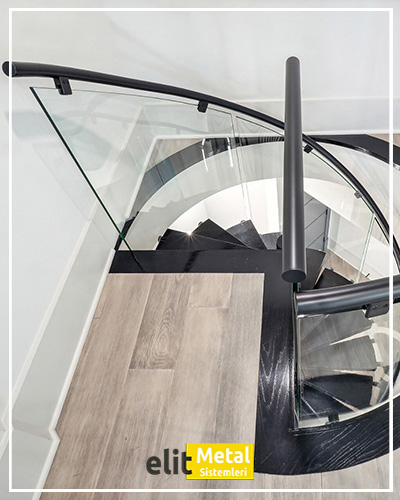 alüminyum çit sistemleri, alüminyum merdiven bariyeri, balkon alüminyum panel, paslanmaz alüminyum güvenlik, dayanıklı alüminyum korkuluk profili, cam panel balkon korkuluğu, temperli cam merdiven paneli, şeffaf cam güvenlik bariyeri, paslanmaz cam bağlantı elemanları, dekoratif cam panel çözümleri, ferforje balkon bariyeri, el işçiliği ferforje panel, özel tasarım ferforje güvenlik, ferforje dış alan koruma, dayanıklı ferforje çit, lazer kesim metal panel, desenli lazer kesim korkuluk, lazer teknoloji ile üretilmiş korkuluk, özel motifli lazer panel, dekoratif lazer metal bariyer, galvaniz mesh panel çit, sanayi tipi mesh güvenlik, tel örgü panel uygulaması, otopark güvenlik paneli, balkon tel panel çözümü, pleksi merdiven paneli, şeffaf pleksi bariyer, dayanıklı pleksi korkuluk, iç mekân pleksi uygulaması, alüminyum duvar tutamaç, merdiven alüminyum tutamak, dayanıklı duvar destek aparatı, motorlu otomatik tente sistemi, açılır kapanır pergole uygulaması, uzaktan kumandalı pergole, motorlu kepenk sistemi, güvenlikli otomatik kepenk, alüminyum çerçeveli kış bahçesi, camlı teras kış bahçesi, kompozit panel dış cephe, alüminyum kaplamalı kompozit panel