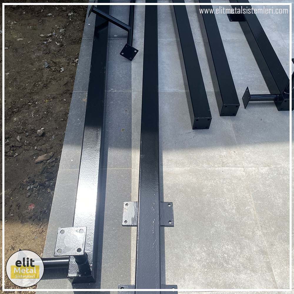 alüminyum çit sistemleri, alüminyum merdiven bariyeri, balkon alüminyum panel, paslanmaz alüminyum güvenlik, dayanıklı alüminyum korkuluk profili, cam panel balkon korkuluğu, temperli cam merdiven paneli, şeffaf cam güvenlik bariyeri, paslanmaz cam bağlantı elemanları, dekoratif cam panel çözümleri, ferforje balkon bariyeri, el işçiliği ferforje panel, özel tasarım ferforje güvenlik, ferforje dış alan koruma, dayanıklı ferforje çit, lazer kesim metal panel, desenli lazer kesim korkuluk, lazer teknoloji ile üretilmiş korkuluk, özel motifli lazer panel, dekoratif lazer metal bariyer, galvaniz mesh panel çit, sanayi tipi mesh güvenlik, tel örgü panel uygulaması, otopark güvenlik paneli, balkon tel panel çözümü, pleksi merdiven paneli, şeffaf pleksi bariyer, dayanıklı pleksi korkuluk, iç mekân pleksi uygulaması, alüminyum duvar tutamaç, merdiven alüminyum tutamak, dayanıklı duvar destek aparatı, motorlu otomatik tente sistemi, açılır kapanır pergole uygulaması, uzaktan kumandalı pergole, motorlu kepenk sistemi, güvenlikli otomatik kepenk, alüminyum çerçeveli kış bahçesi, camlı teras kış bahçesi, kompozit panel dış cephe, alüminyum kaplamalı kompozit panel