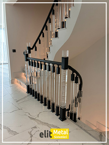 alüminyum çit sistemleri, alüminyum merdiven bariyeri, balkon alüminyum panel, paslanmaz alüminyum güvenlik, dayanıklı alüminyum korkuluk profili, cam panel balkon korkuluğu, temperli cam merdiven paneli, şeffaf cam güvenlik bariyeri, paslanmaz cam bağlantı elemanları, dekoratif cam panel çözümleri, ferforje balkon bariyeri, el işçiliği ferforje panel, özel tasarım ferforje güvenlik, ferforje dış alan koruma, dayanıklı ferforje çit, lazer kesim metal panel, desenli lazer kesim korkuluk, lazer teknoloji ile üretilmiş korkuluk, özel motifli lazer panel, dekoratif lazer metal bariyer, galvaniz mesh panel çit, sanayi tipi mesh güvenlik, tel örgü panel uygulaması, otopark güvenlik paneli, balkon tel panel çözümü, pleksi merdiven paneli, şeffaf pleksi bariyer, dayanıklı pleksi korkuluk, iç mekân pleksi uygulaması, alüminyum duvar tutamaç, merdiven alüminyum tutamak, dayanıklı duvar destek aparatı, motorlu otomatik tente sistemi, açılır kapanır pergole uygulaması, uzaktan kumandalı pergole, motorlu kepenk sistemi, güvenlikli otomatik kepenk, alüminyum çerçeveli kış bahçesi, camlı teras kış bahçesi, kompozit panel dış cephe, alüminyum kaplamalı kompozit panel