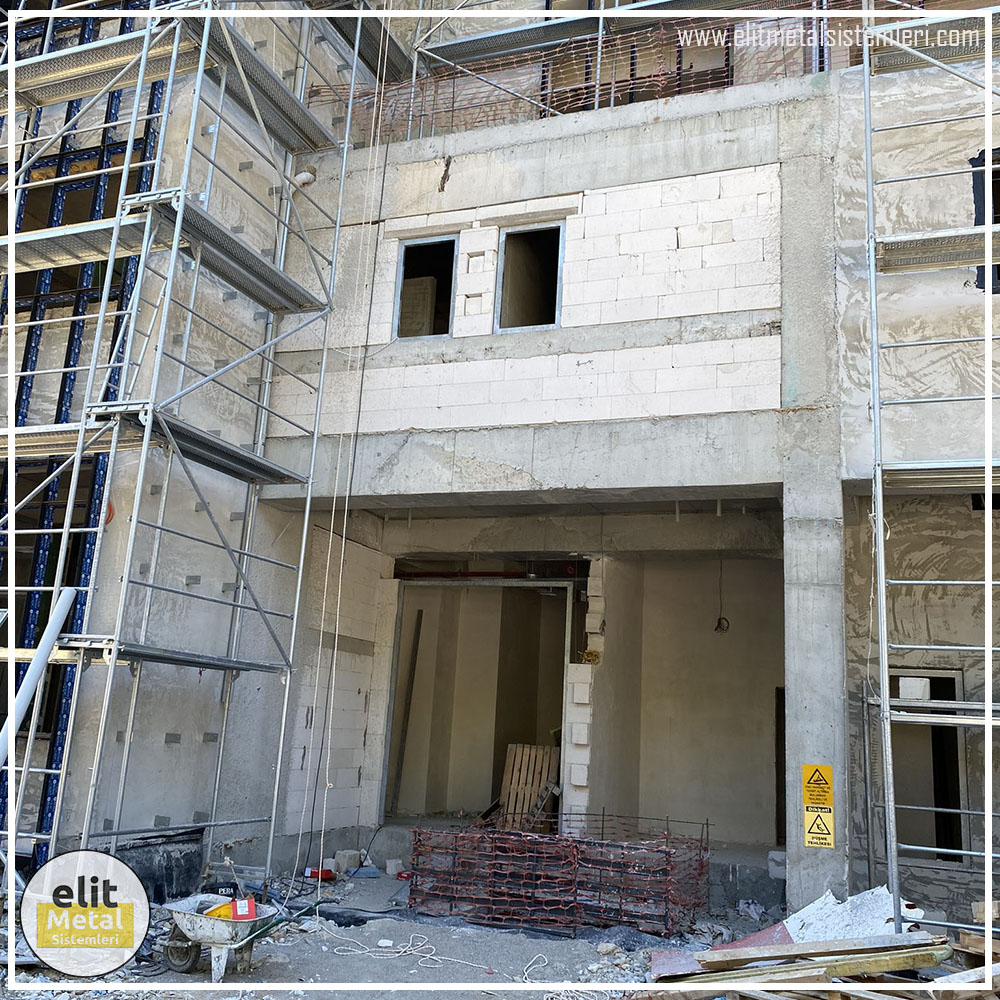 alüminyum çit sistemleri, alüminyum merdiven bariyeri, balkon alüminyum panel, paslanmaz alüminyum güvenlik, dayanıklı alüminyum korkuluk profili, cam panel balkon korkuluğu, temperli cam merdiven paneli, şeffaf cam güvenlik bariyeri, paslanmaz cam bağlantı elemanları, dekoratif cam panel çözümleri, ferforje balkon bariyeri, el işçiliği ferforje panel, özel tasarım ferforje güvenlik, ferforje dış alan koruma, dayanıklı ferforje çit, lazer kesim metal panel, desenli lazer kesim korkuluk, lazer teknoloji ile üretilmiş korkuluk, özel motifli lazer panel, dekoratif lazer metal bariyer, galvaniz mesh panel çit, sanayi tipi mesh güvenlik, tel örgü panel uygulaması, otopark güvenlik paneli, balkon tel panel çözümü, pleksi merdiven paneli, şeffaf pleksi bariyer, dayanıklı pleksi korkuluk, iç mekân pleksi uygulaması, alüminyum duvar tutamaç, merdiven alüminyum tutamak, dayanıklı duvar destek aparatı, motorlu otomatik tente sistemi, açılır kapanır pergole uygulaması, uzaktan kumandalı pergole, motorlu kepenk sistemi, güvenlikli otomatik kepenk, alüminyum çerçeveli kış bahçesi, camlı teras kış bahçesi, kompozit panel dış cephe, alüminyum kaplamalı kompozit panel