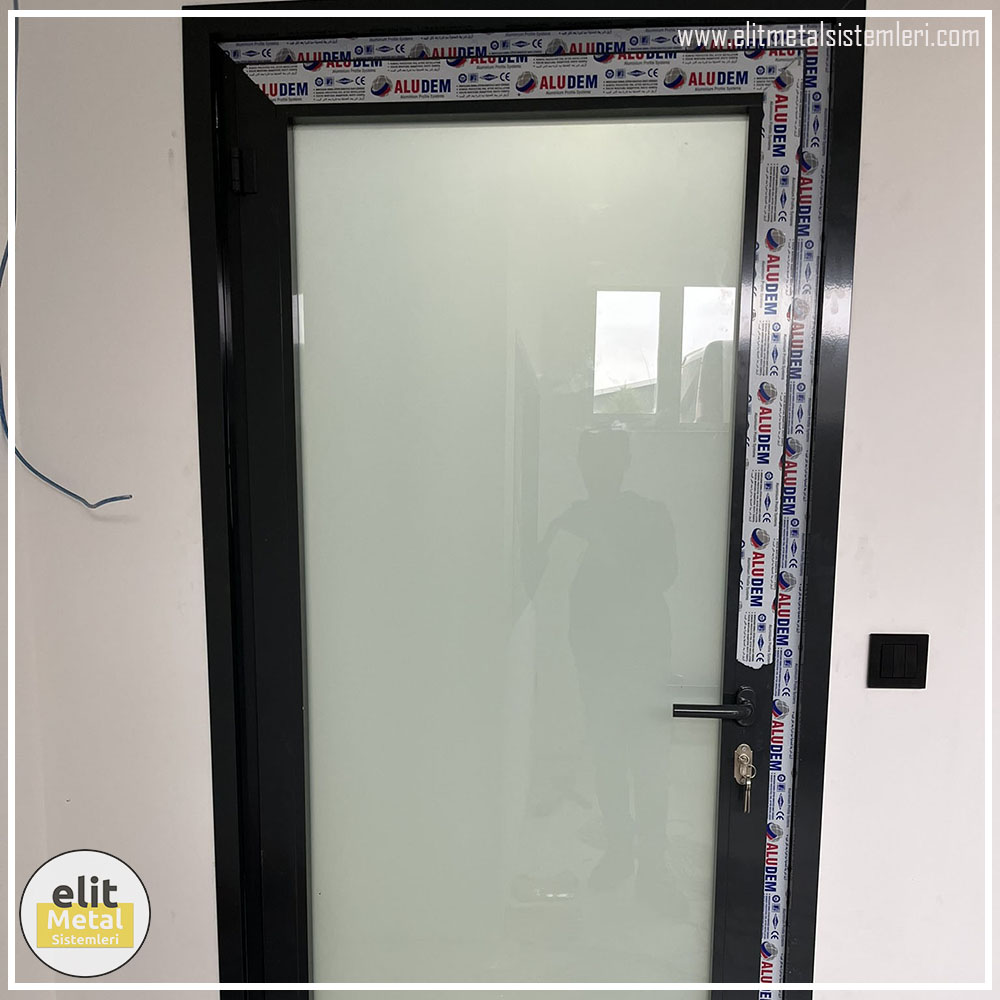 alüminyum çit sistemleri, alüminyum merdiven bariyeri, balkon alüminyum panel, paslanmaz alüminyum güvenlik, dayanıklı alüminyum korkuluk profili, cam panel balkon korkuluğu, temperli cam merdiven paneli, şeffaf cam güvenlik bariyeri, paslanmaz cam bağlantı elemanları, dekoratif cam panel çözümleri, ferforje balkon bariyeri, el işçiliği ferforje panel, özel tasarım ferforje güvenlik, ferforje dış alan koruma, dayanıklı ferforje çit, lazer kesim metal panel, desenli lazer kesim korkuluk, lazer teknoloji ile üretilmiş korkuluk, özel motifli lazer panel, dekoratif lazer metal bariyer, galvaniz mesh panel çit, sanayi tipi mesh güvenlik, tel örgü panel uygulaması, otopark güvenlik paneli, balkon tel panel çözümü, pleksi merdiven paneli, şeffaf pleksi bariyer, dayanıklı pleksi korkuluk, iç mekân pleksi uygulaması, alüminyum duvar tutamaç, merdiven alüminyum tutamak, dayanıklı duvar destek aparatı, motorlu otomatik tente sistemi, açılır kapanır pergole uygulaması, uzaktan kumandalı pergole, motorlu kepenk sistemi, güvenlikli otomatik kepenk, alüminyum çerçeveli kış bahçesi, camlı teras kış bahçesi, kompozit panel dış cephe, alüminyum kaplamalı kompozit panel