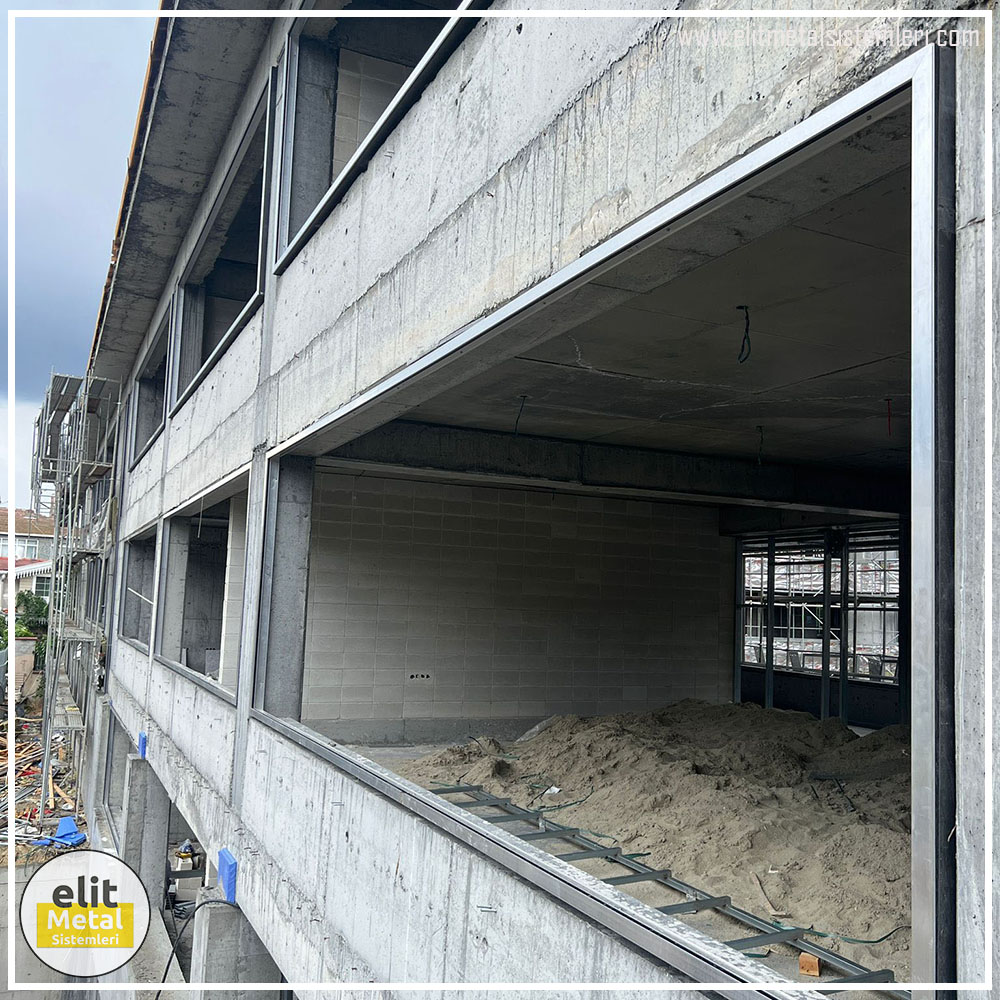 alüminyum çit sistemleri, alüminyum merdiven bariyeri, balkon alüminyum panel, paslanmaz alüminyum güvenlik, dayanıklı alüminyum korkuluk profili, cam panel balkon korkuluğu, temperli cam merdiven paneli, şeffaf cam güvenlik bariyeri, paslanmaz cam bağlantı elemanları, dekoratif cam panel çözümleri, ferforje balkon bariyeri, el işçiliği ferforje panel, özel tasarım ferforje güvenlik, ferforje dış alan koruma, dayanıklı ferforje çit, lazer kesim metal panel, desenli lazer kesim korkuluk, lazer teknoloji ile üretilmiş korkuluk, özel motifli lazer panel, dekoratif lazer metal bariyer, galvaniz mesh panel çit, sanayi tipi mesh güvenlik, tel örgü panel uygulaması, otopark güvenlik paneli, balkon tel panel çözümü, pleksi merdiven paneli, şeffaf pleksi bariyer, dayanıklı pleksi korkuluk, iç mekân pleksi uygulaması, alüminyum duvar tutamaç, merdiven alüminyum tutamak, dayanıklı duvar destek aparatı, motorlu otomatik tente sistemi, açılır kapanır pergole uygulaması, uzaktan kumandalı pergole, motorlu kepenk sistemi, güvenlikli otomatik kepenk, alüminyum çerçeveli kış bahçesi, camlı teras kış bahçesi, kompozit panel dış cephe, alüminyum kaplamalı kompozit panel