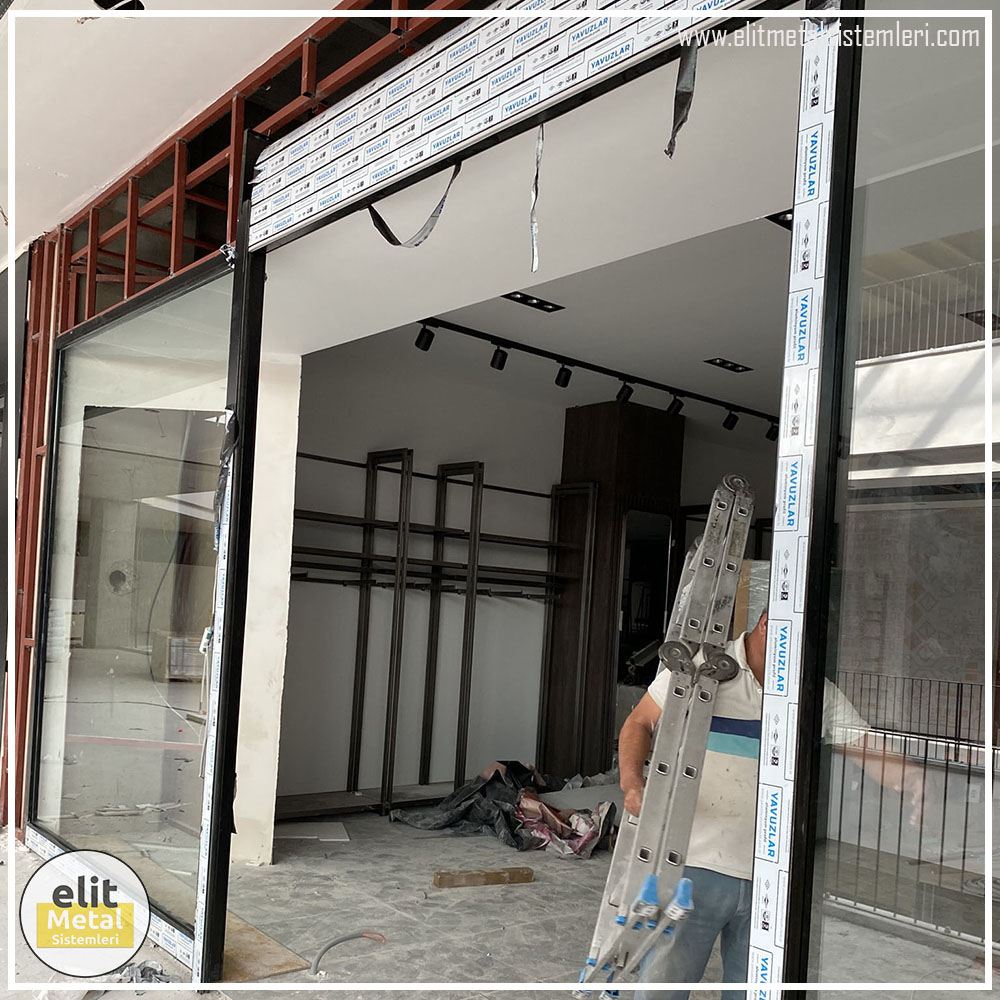 alüminyum çit sistemleri, alüminyum merdiven bariyeri, balkon alüminyum panel, paslanmaz alüminyum güvenlik, dayanıklı alüminyum korkuluk profili, cam panel balkon korkuluğu, temperli cam merdiven paneli, şeffaf cam güvenlik bariyeri, paslanmaz cam bağlantı elemanları, dekoratif cam panel çözümleri, ferforje balkon bariyeri, el işçiliği ferforje panel, özel tasarım ferforje güvenlik, ferforje dış alan koruma, dayanıklı ferforje çit, lazer kesim metal panel, desenli lazer kesim korkuluk, lazer teknoloji ile üretilmiş korkuluk, özel motifli lazer panel, dekoratif lazer metal bariyer, galvaniz mesh panel çit, sanayi tipi mesh güvenlik, tel örgü panel uygulaması, otopark güvenlik paneli, balkon tel panel çözümü, pleksi merdiven paneli, şeffaf pleksi bariyer, dayanıklı pleksi korkuluk, iç mekân pleksi uygulaması, alüminyum duvar tutamaç, merdiven alüminyum tutamak, dayanıklı duvar destek aparatı, motorlu otomatik tente sistemi, açılır kapanır pergole uygulaması, uzaktan kumandalı pergole, motorlu kepenk sistemi, güvenlikli otomatik kepenk, alüminyum çerçeveli kış bahçesi, camlı teras kış bahçesi, kompozit panel dış cephe, alüminyum kaplamalı kompozit panel