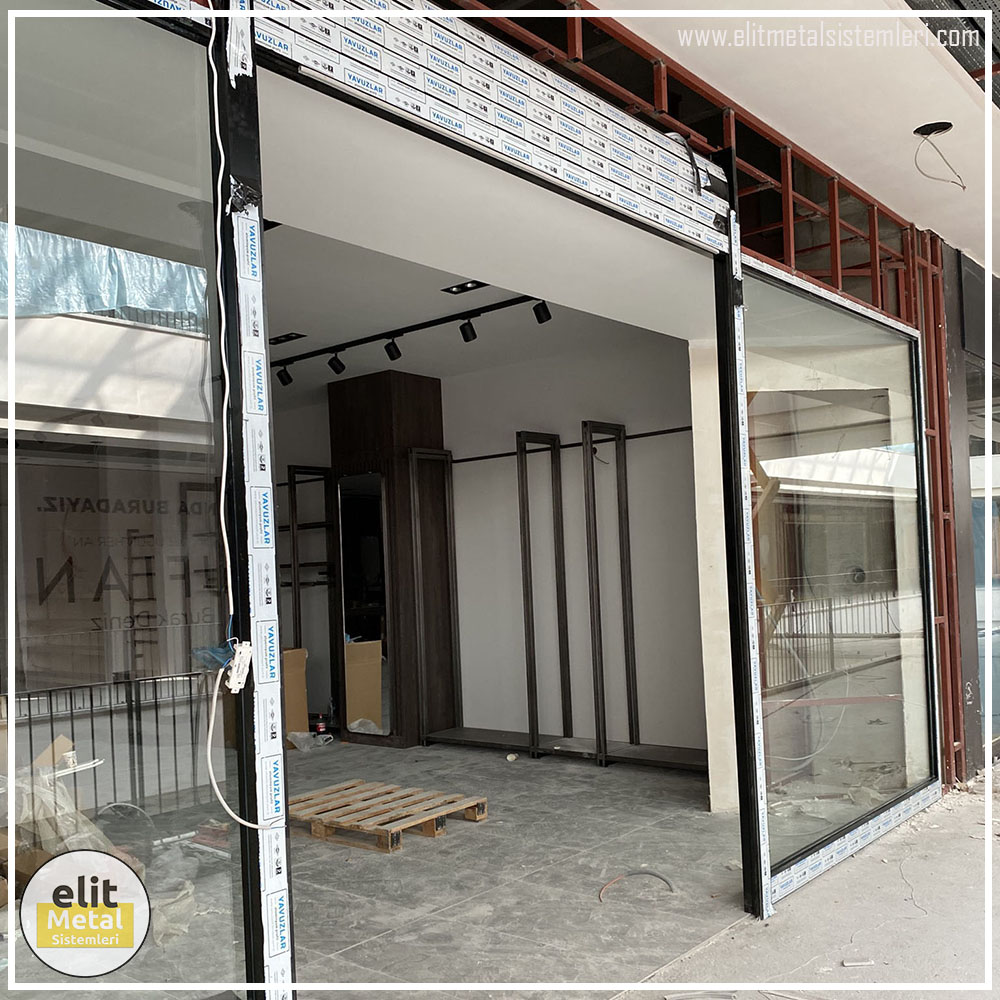 alüminyum çit sistemleri, alüminyum merdiven bariyeri, balkon alüminyum panel, paslanmaz alüminyum güvenlik, dayanıklı alüminyum korkuluk profili, cam panel balkon korkuluğu, temperli cam merdiven paneli, şeffaf cam güvenlik bariyeri, paslanmaz cam bağlantı elemanları, dekoratif cam panel çözümleri, ferforje balkon bariyeri, el işçiliği ferforje panel, özel tasarım ferforje güvenlik, ferforje dış alan koruma, dayanıklı ferforje çit, lazer kesim metal panel, desenli lazer kesim korkuluk, lazer teknoloji ile üretilmiş korkuluk, özel motifli lazer panel, dekoratif lazer metal bariyer, galvaniz mesh panel çit, sanayi tipi mesh güvenlik, tel örgü panel uygulaması, otopark güvenlik paneli, balkon tel panel çözümü, pleksi merdiven paneli, şeffaf pleksi bariyer, dayanıklı pleksi korkuluk, iç mekân pleksi uygulaması, alüminyum duvar tutamaç, merdiven alüminyum tutamak, dayanıklı duvar destek aparatı, motorlu otomatik tente sistemi, açılır kapanır pergole uygulaması, uzaktan kumandalı pergole, motorlu kepenk sistemi, güvenlikli otomatik kepenk, alüminyum çerçeveli kış bahçesi, camlı teras kış bahçesi, kompozit panel dış cephe, alüminyum kaplamalı kompozit panel