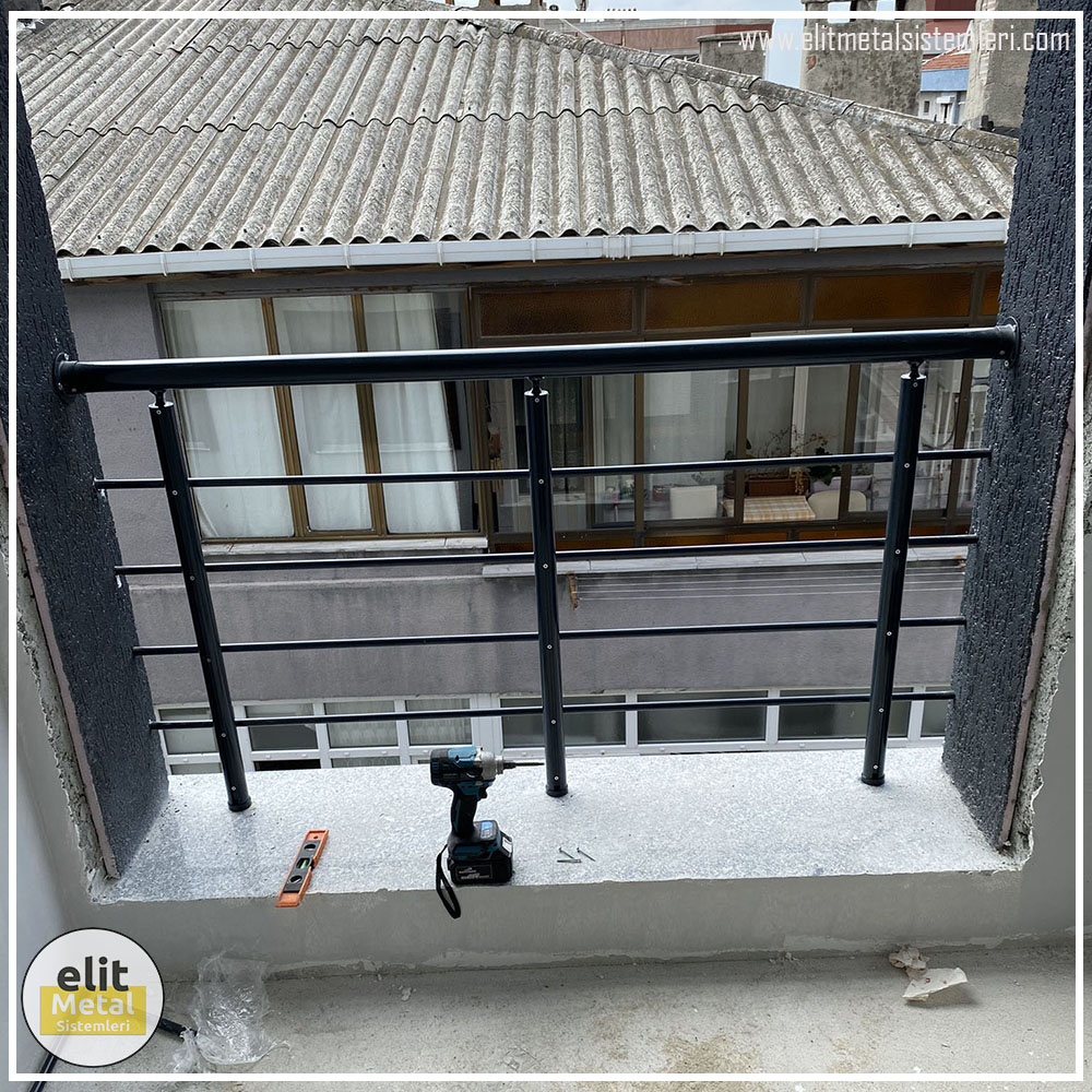 alüminyum çit sistemleri, alüminyum merdiven bariyeri, balkon alüminyum panel, paslanmaz alüminyum güvenlik, dayanıklı alüminyum korkuluk profili, cam panel balkon korkuluğu, temperli cam merdiven paneli, şeffaf cam güvenlik bariyeri, paslanmaz cam bağlantı elemanları, dekoratif cam panel çözümleri, ferforje balkon bariyeri, el işçiliği ferforje panel, özel tasarım ferforje güvenlik, ferforje dış alan koruma, dayanıklı ferforje çit, lazer kesim metal panel, desenli lazer kesim korkuluk, lazer teknoloji ile üretilmiş korkuluk, özel motifli lazer panel, dekoratif lazer metal bariyer, galvaniz mesh panel çit, sanayi tipi mesh güvenlik, tel örgü panel uygulaması, otopark güvenlik paneli, balkon tel panel çözümü, pleksi merdiven paneli, şeffaf pleksi bariyer, dayanıklı pleksi korkuluk, iç mekân pleksi uygulaması, alüminyum duvar tutamaç, merdiven alüminyum tutamak, dayanıklı duvar destek aparatı, motorlu otomatik tente sistemi, açılır kapanır pergole uygulaması, uzaktan kumandalı pergole, motorlu kepenk sistemi, güvenlikli otomatik kepenk, alüminyum çerçeveli kış bahçesi, camlı teras kış bahçesi, kompozit panel dış cephe, alüminyum kaplamalı kompozit panel