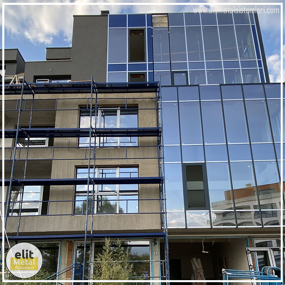 alüminyum çit sistemleri, alüminyum merdiven bariyeri, balkon alüminyum panel, paslanmaz alüminyum güvenlik, dayanıklı alüminyum korkuluk profili, cam panel balkon korkuluğu, temperli cam merdiven paneli, şeffaf cam güvenlik bariyeri, paslanmaz cam bağlantı elemanları, dekoratif cam panel çözümleri, ferforje balkon bariyeri, el işçiliği ferforje panel, özel tasarım ferforje güvenlik, ferforje dış alan koruma, dayanıklı ferforje çit, lazer kesim metal panel, desenli lazer kesim korkuluk, lazer teknoloji ile üretilmiş korkuluk, özel motifli lazer panel, dekoratif lazer metal bariyer, galvaniz mesh panel çit, sanayi tipi mesh güvenlik, tel örgü panel uygulaması, otopark güvenlik paneli, balkon tel panel çözümü, pleksi merdiven paneli, şeffaf pleksi bariyer, dayanıklı pleksi korkuluk, iç mekân pleksi uygulaması, alüminyum duvar tutamaç, merdiven alüminyum tutamak, dayanıklı duvar destek aparatı, motorlu otomatik tente sistemi, açılır kapanır pergole uygulaması, uzaktan kumandalı pergole, motorlu kepenk sistemi, güvenlikli otomatik kepenk, alüminyum çerçeveli kış bahçesi, camlı teras kış bahçesi, kompozit panel dış cephe, alüminyum kaplamalı kompozit panel