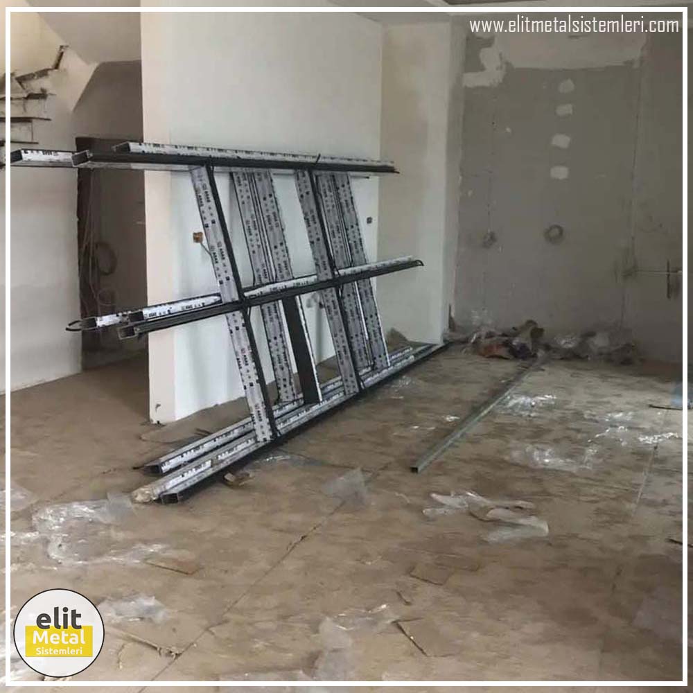 alüminyum çit sistemleri, alüminyum merdiven bariyeri, balkon alüminyum panel, paslanmaz alüminyum güvenlik, dayanıklı alüminyum korkuluk profili, cam panel balkon korkuluğu, temperli cam merdiven paneli, şeffaf cam güvenlik bariyeri, paslanmaz cam bağlantı elemanları, dekoratif cam panel çözümleri, ferforje balkon bariyeri, el işçiliği ferforje panel, özel tasarım ferforje güvenlik, ferforje dış alan koruma, dayanıklı ferforje çit, lazer kesim metal panel, desenli lazer kesim korkuluk, lazer teknoloji ile üretilmiş korkuluk, özel motifli lazer panel, dekoratif lazer metal bariyer, galvaniz mesh panel çit, sanayi tipi mesh güvenlik, tel örgü panel uygulaması, otopark güvenlik paneli, balkon tel panel çözümü, pleksi merdiven paneli, şeffaf pleksi bariyer, dayanıklı pleksi korkuluk, iç mekân pleksi uygulaması, alüminyum duvar tutamaç, merdiven alüminyum tutamak, dayanıklı duvar destek aparatı, motorlu otomatik tente sistemi, açılır kapanır pergole uygulaması, uzaktan kumandalı pergole, motorlu kepenk sistemi, güvenlikli otomatik kepenk, alüminyum çerçeveli kış bahçesi, camlı teras kış bahçesi, kompozit panel dış cephe, alüminyum kaplamalı kompozit panel