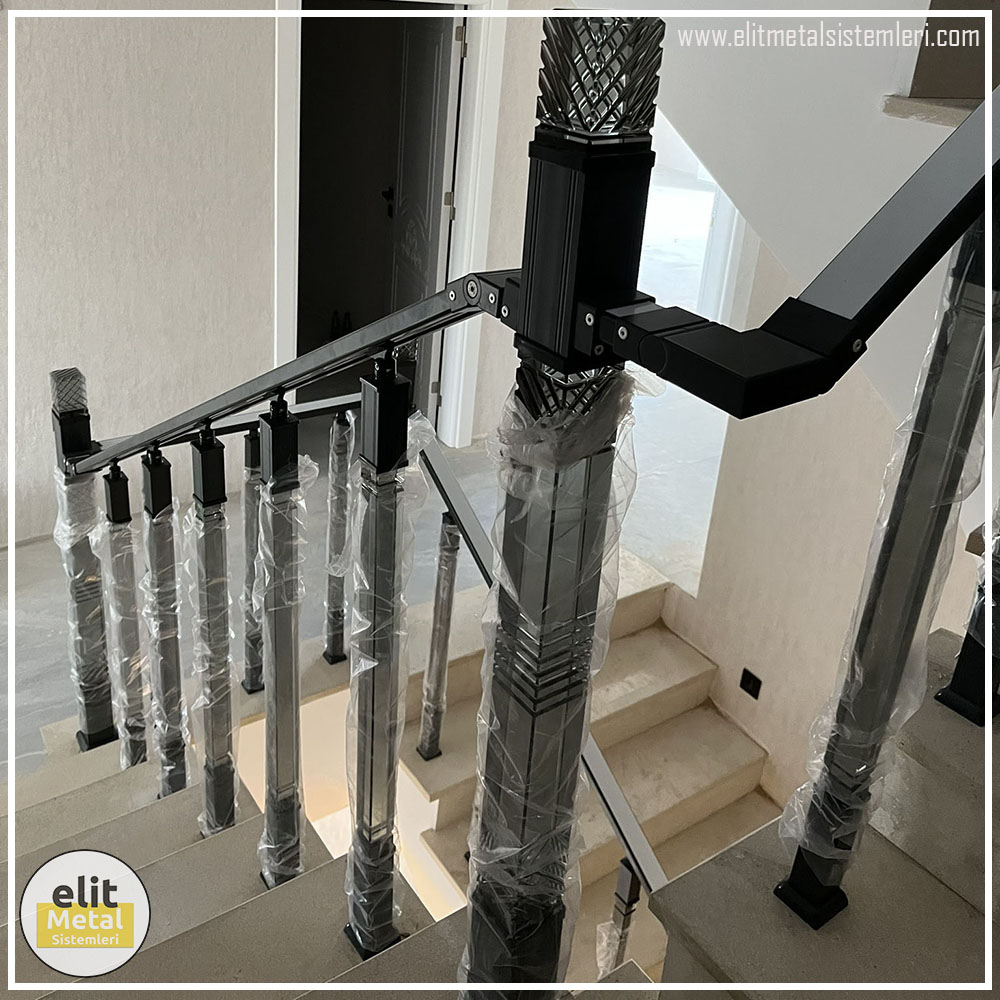 alüminyum çit sistemleri, alüminyum merdiven bariyeri, balkon alüminyum panel, paslanmaz alüminyum güvenlik, dayanıklı alüminyum korkuluk profili, cam panel balkon korkuluğu, temperli cam merdiven paneli, şeffaf cam güvenlik bariyeri, paslanmaz cam bağlantı elemanları, dekoratif cam panel çözümleri, ferforje balkon bariyeri, el işçiliği ferforje panel, özel tasarım ferforje güvenlik, ferforje dış alan koruma, dayanıklı ferforje çit, lazer kesim metal panel, desenli lazer kesim korkuluk, lazer teknoloji ile üretilmiş korkuluk, özel motifli lazer panel, dekoratif lazer metal bariyer, galvaniz mesh panel çit, sanayi tipi mesh güvenlik, tel örgü panel uygulaması, otopark güvenlik paneli, balkon tel panel çözümü, pleksi merdiven paneli, şeffaf pleksi bariyer, dayanıklı pleksi korkuluk, iç mekân pleksi uygulaması, alüminyum duvar tutamaç, merdiven alüminyum tutamak, dayanıklı duvar destek aparatı, motorlu otomatik tente sistemi, açılır kapanır pergole uygulaması, uzaktan kumandalı pergole, motorlu kepenk sistemi, güvenlikli otomatik kepenk, alüminyum çerçeveli kış bahçesi, camlı teras kış bahçesi, kompozit panel dış cephe, alüminyum kaplamalı kompozit panel