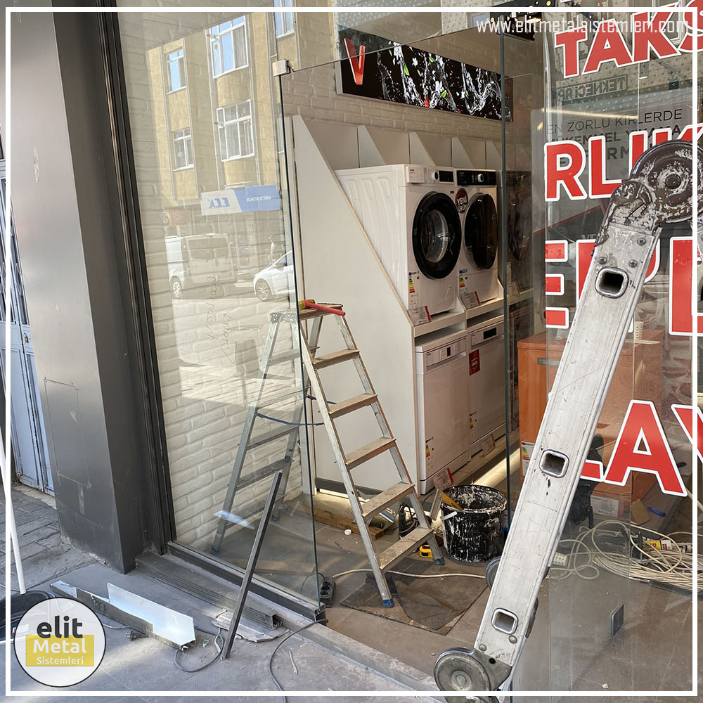 alüminyum çit sistemleri, alüminyum merdiven bariyeri, balkon alüminyum panel, paslanmaz alüminyum güvenlik, dayanıklı alüminyum korkuluk profili, cam panel balkon korkuluğu, temperli cam merdiven paneli, şeffaf cam güvenlik bariyeri, paslanmaz cam bağlantı elemanları, dekoratif cam panel çözümleri, ferforje balkon bariyeri, el işçiliği ferforje panel, özel tasarım ferforje güvenlik, ferforje dış alan koruma, dayanıklı ferforje çit, lazer kesim metal panel, desenli lazer kesim korkuluk, lazer teknoloji ile üretilmiş korkuluk, özel motifli lazer panel, dekoratif lazer metal bariyer, galvaniz mesh panel çit, sanayi tipi mesh güvenlik, tel örgü panel uygulaması, otopark güvenlik paneli, balkon tel panel çözümü, pleksi merdiven paneli, şeffaf pleksi bariyer, dayanıklı pleksi korkuluk, iç mekân pleksi uygulaması, alüminyum duvar tutamaç, merdiven alüminyum tutamak, dayanıklı duvar destek aparatı, motorlu otomatik tente sistemi, açılır kapanır pergole uygulaması, uzaktan kumandalı pergole, motorlu kepenk sistemi, güvenlikli otomatik kepenk, alüminyum çerçeveli kış bahçesi, camlı teras kış bahçesi, kompozit panel dış cephe, alüminyum kaplamalı kompozit panel