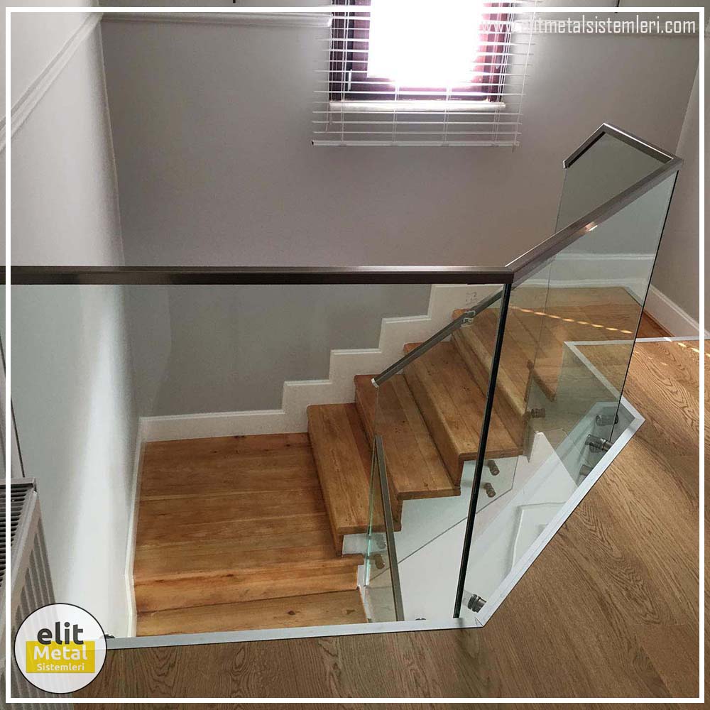 alüminyum çit sistemleri, alüminyum merdiven bariyeri, balkon alüminyum panel, paslanmaz alüminyum güvenlik, dayanıklı alüminyum korkuluk profili, cam panel balkon korkuluğu, temperli cam merdiven paneli, şeffaf cam güvenlik bariyeri, paslanmaz cam bağlantı elemanları, dekoratif cam panel çözümleri, ferforje balkon bariyeri, el işçiliği ferforje panel, özel tasarım ferforje güvenlik, ferforje dış alan koruma, dayanıklı ferforje çit, lazer kesim metal panel, desenli lazer kesim korkuluk, lazer teknoloji ile üretilmiş korkuluk, özel motifli lazer panel, dekoratif lazer metal bariyer, galvaniz mesh panel çit, sanayi tipi mesh güvenlik, tel örgü panel uygulaması, otopark güvenlik paneli, balkon tel panel çözümü, pleksi merdiven paneli, şeffaf pleksi bariyer, dayanıklı pleksi korkuluk, iç mekân pleksi uygulaması, alüminyum duvar tutamaç, merdiven alüminyum tutamak, dayanıklı duvar destek aparatı, motorlu otomatik tente sistemi, açılır kapanır pergole uygulaması, uzaktan kumandalı pergole, motorlu kepenk sistemi, güvenlikli otomatik kepenk, alüminyum çerçeveli kış bahçesi, camlı teras kış bahçesi, kompozit panel dış cephe, alüminyum kaplamalı kompozit panel