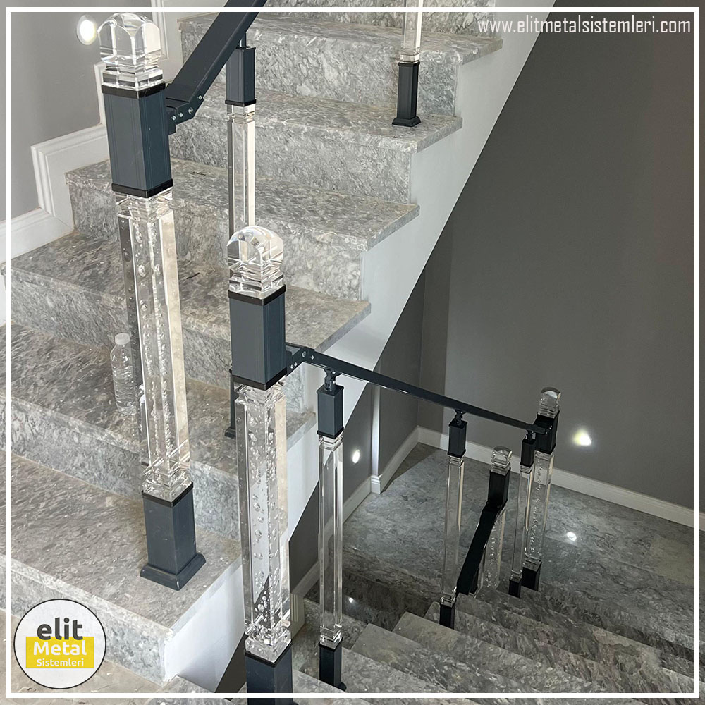 alüminyum çit sistemleri, alüminyum merdiven bariyeri, balkon alüminyum panel, paslanmaz alüminyum güvenlik, dayanıklı alüminyum korkuluk profili, cam panel balkon korkuluğu, temperli cam merdiven paneli, şeffaf cam güvenlik bariyeri, paslanmaz cam bağlantı elemanları, dekoratif cam panel çözümleri, ferforje balkon bariyeri, el işçiliği ferforje panel, özel tasarım ferforje güvenlik, ferforje dış alan koruma, dayanıklı ferforje çit, lazer kesim metal panel, desenli lazer kesim korkuluk, lazer teknoloji ile üretilmiş korkuluk, özel motifli lazer panel, dekoratif lazer metal bariyer, galvaniz mesh panel çit, sanayi tipi mesh güvenlik, tel örgü panel uygulaması, otopark güvenlik paneli, balkon tel panel çözümü, pleksi merdiven paneli, şeffaf pleksi bariyer, dayanıklı pleksi korkuluk, iç mekân pleksi uygulaması, alüminyum duvar tutamaç, merdiven alüminyum tutamak, dayanıklı duvar destek aparatı, motorlu otomatik tente sistemi, açılır kapanır pergole uygulaması, uzaktan kumandalı pergole, motorlu kepenk sistemi, güvenlikli otomatik kepenk, alüminyum çerçeveli kış bahçesi, camlı teras kış bahçesi, kompozit panel dış cephe, alüminyum kaplamalı kompozit panel