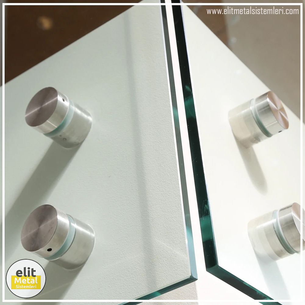 alüminyum çit sistemleri, alüminyum merdiven bariyeri, balkon alüminyum panel, paslanmaz alüminyum güvenlik, dayanıklı alüminyum korkuluk profili, cam panel balkon korkuluğu, temperli cam merdiven paneli, şeffaf cam güvenlik bariyeri, paslanmaz cam bağlantı elemanları, dekoratif cam panel çözümleri, ferforje balkon bariyeri, el işçiliği ferforje panel, özel tasarım ferforje güvenlik, ferforje dış alan koruma, dayanıklı ferforje çit, lazer kesim metal panel, desenli lazer kesim korkuluk, lazer teknoloji ile üretilmiş korkuluk, özel motifli lazer panel, dekoratif lazer metal bariyer, galvaniz mesh panel çit, sanayi tipi mesh güvenlik, tel örgü panel uygulaması, otopark güvenlik paneli, balkon tel panel çözümü, pleksi merdiven paneli, şeffaf pleksi bariyer, dayanıklı pleksi korkuluk, iç mekân pleksi uygulaması, alüminyum duvar tutamaç, merdiven alüminyum tutamak, dayanıklı duvar destek aparatı, motorlu otomatik tente sistemi, açılır kapanır pergole uygulaması, uzaktan kumandalı pergole, motorlu kepenk sistemi, güvenlikli otomatik kepenk, alüminyum çerçeveli kış bahçesi, camlı teras kış bahçesi, kompozit panel dış cephe, alüminyum kaplamalı kompozit panel