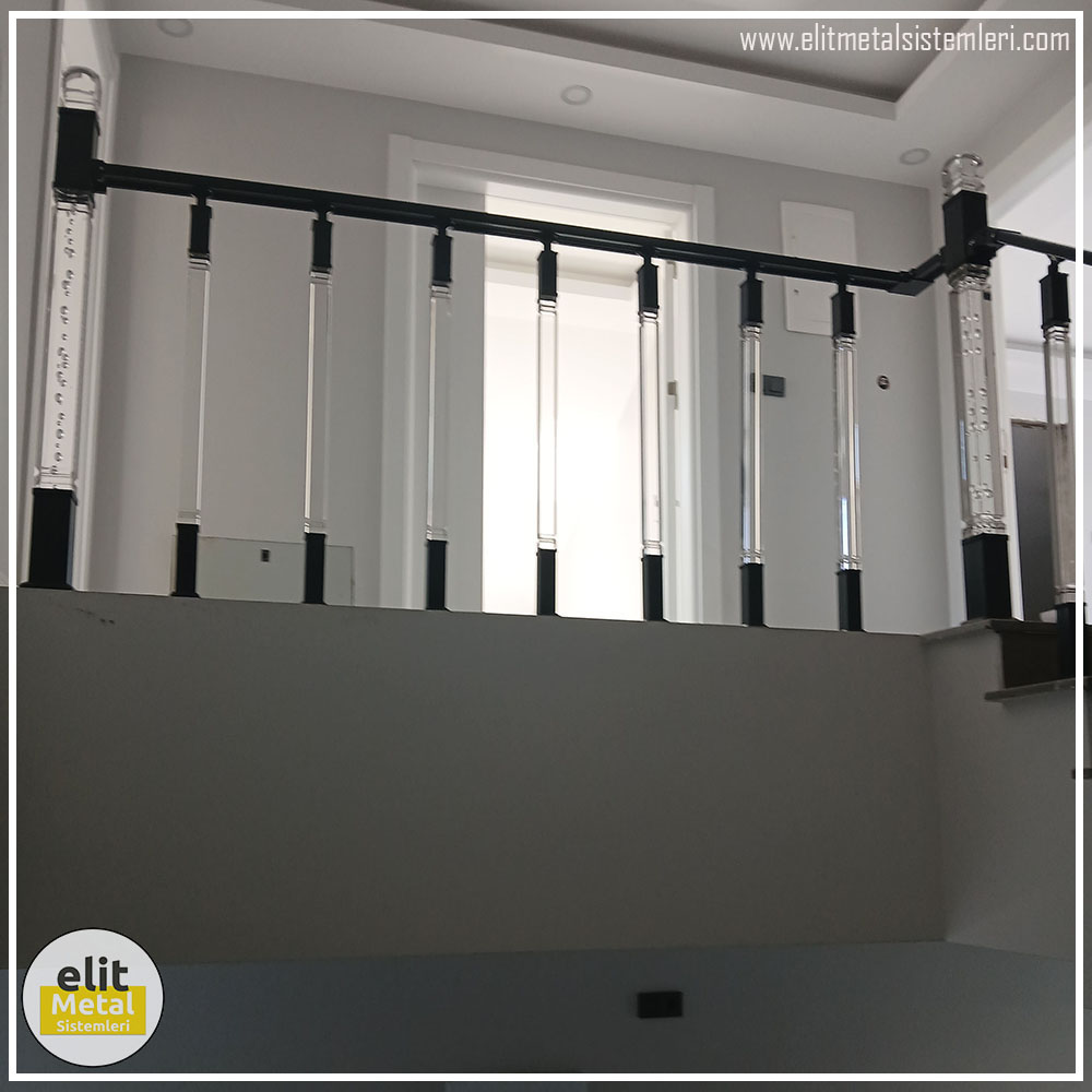 alüminyum çit sistemleri, alüminyum merdiven bariyeri, balkon alüminyum panel, paslanmaz alüminyum güvenlik, dayanıklı alüminyum korkuluk profili, cam panel balkon korkuluğu, temperli cam merdiven paneli, şeffaf cam güvenlik bariyeri, paslanmaz cam bağlantı elemanları, dekoratif cam panel çözümleri, ferforje balkon bariyeri, el işçiliği ferforje panel, özel tasarım ferforje güvenlik, ferforje dış alan koruma, dayanıklı ferforje çit, lazer kesim metal panel, desenli lazer kesim korkuluk, lazer teknoloji ile üretilmiş korkuluk, özel motifli lazer panel, dekoratif lazer metal bariyer, galvaniz mesh panel çit, sanayi tipi mesh güvenlik, tel örgü panel uygulaması, otopark güvenlik paneli, balkon tel panel çözümü, pleksi merdiven paneli, şeffaf pleksi bariyer, dayanıklı pleksi korkuluk, iç mekân pleksi uygulaması, alüminyum duvar tutamaç, merdiven alüminyum tutamak, dayanıklı duvar destek aparatı, motorlu otomatik tente sistemi, açılır kapanır pergole uygulaması, uzaktan kumandalı pergole, motorlu kepenk sistemi, güvenlikli otomatik kepenk, alüminyum çerçeveli kış bahçesi, camlı teras kış bahçesi, kompozit panel dış cephe, alüminyum kaplamalı kompozit panel