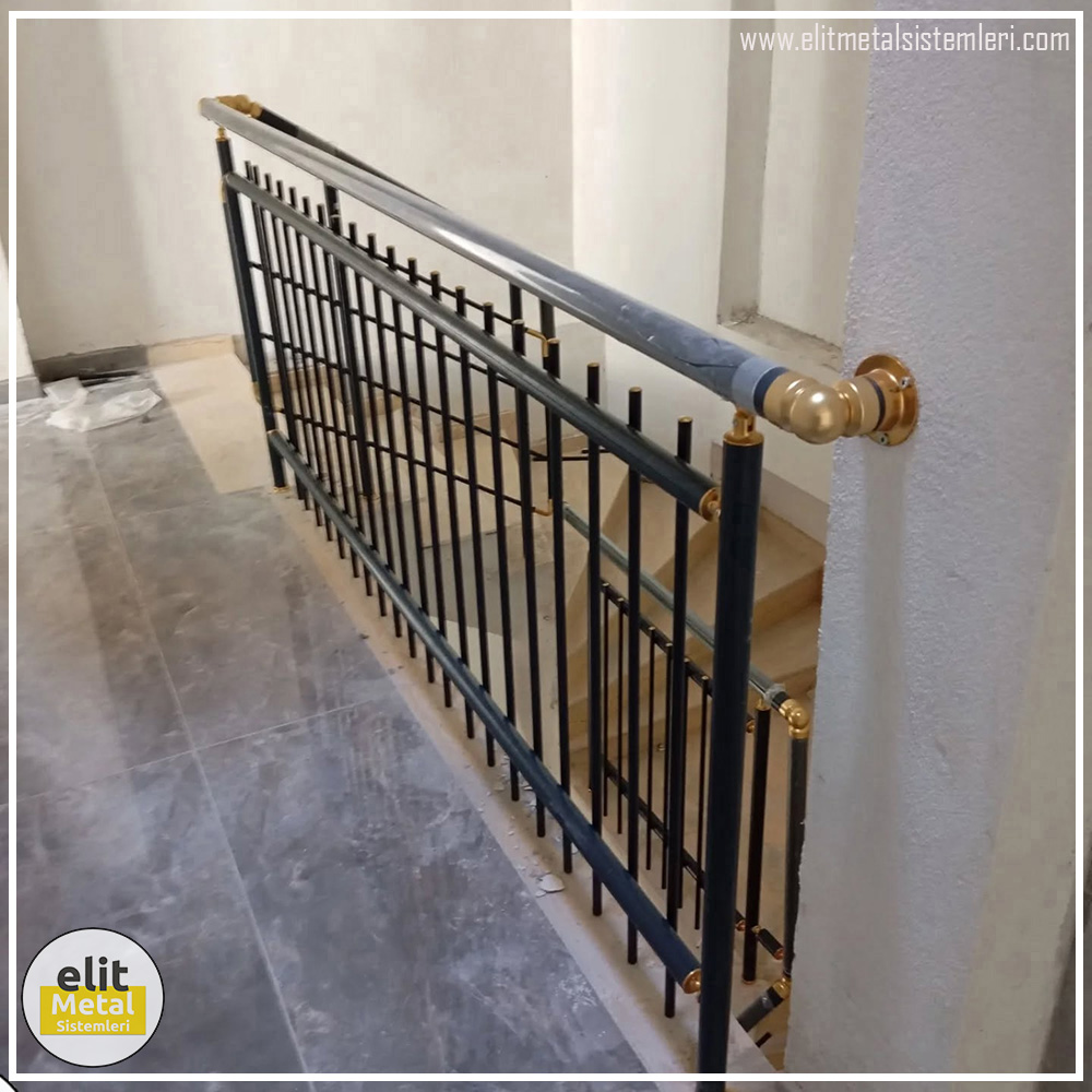 alüminyum çit sistemleri, alüminyum merdiven bariyeri, balkon alüminyum panel, paslanmaz alüminyum güvenlik, dayanıklı alüminyum korkuluk profili, cam panel balkon korkuluğu, temperli cam merdiven paneli, şeffaf cam güvenlik bariyeri, paslanmaz cam bağlantı elemanları, dekoratif cam panel çözümleri, ferforje balkon bariyeri, el işçiliği ferforje panel, özel tasarım ferforje güvenlik, ferforje dış alan koruma, dayanıklı ferforje çit, lazer kesim metal panel, desenli lazer kesim korkuluk, lazer teknoloji ile üretilmiş korkuluk, özel motifli lazer panel, dekoratif lazer metal bariyer, galvaniz mesh panel çit, sanayi tipi mesh güvenlik, tel örgü panel uygulaması, otopark güvenlik paneli, balkon tel panel çözümü, pleksi merdiven paneli, şeffaf pleksi bariyer, dayanıklı pleksi korkuluk, iç mekân pleksi uygulaması, alüminyum duvar tutamaç, merdiven alüminyum tutamak, dayanıklı duvar destek aparatı, motorlu otomatik tente sistemi, açılır kapanır pergole uygulaması, uzaktan kumandalı pergole, motorlu kepenk sistemi, güvenlikli otomatik kepenk, alüminyum çerçeveli kış bahçesi, camlı teras kış bahçesi, kompozit panel dış cephe, alüminyum kaplamalı kompozit panel