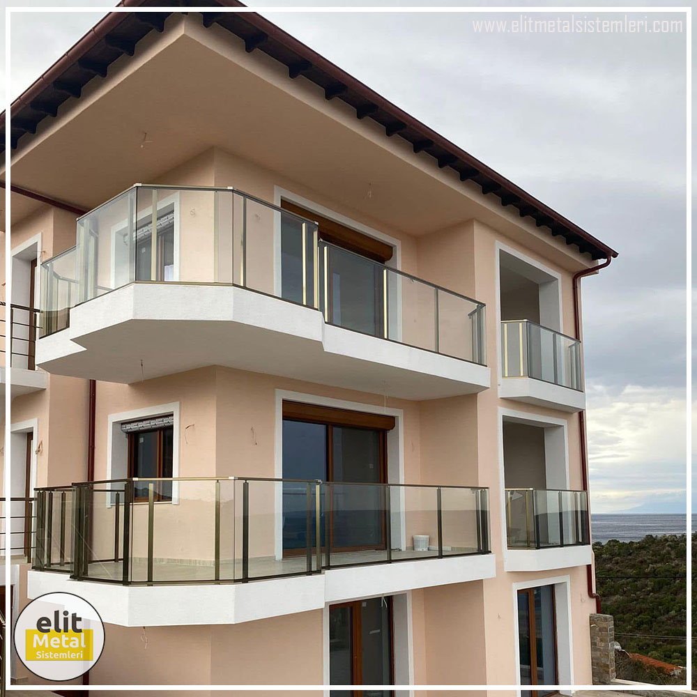 alüminyum çit sistemleri, alüminyum merdiven bariyeri, balkon alüminyum panel, paslanmaz alüminyum güvenlik, dayanıklı alüminyum korkuluk profili, cam panel balkon korkuluğu, temperli cam merdiven paneli, şeffaf cam güvenlik bariyeri, paslanmaz cam bağlantı elemanları, dekoratif cam panel çözümleri, ferforje balkon bariyeri, el işçiliği ferforje panel, özel tasarım ferforje güvenlik, ferforje dış alan koruma, dayanıklı ferforje çit, lazer kesim metal panel, desenli lazer kesim korkuluk, lazer teknoloji ile üretilmiş korkuluk, özel motifli lazer panel, dekoratif lazer metal bariyer, galvaniz mesh panel çit, sanayi tipi mesh güvenlik, tel örgü panel uygulaması, otopark güvenlik paneli, balkon tel panel çözümü, pleksi merdiven paneli, şeffaf pleksi bariyer, dayanıklı pleksi korkuluk, iç mekân pleksi uygulaması, alüminyum duvar tutamaç, merdiven alüminyum tutamak, dayanıklı duvar destek aparatı, motorlu otomatik tente sistemi, açılır kapanır pergole uygulaması, uzaktan kumandalı pergole, motorlu kepenk sistemi, güvenlikli otomatik kepenk, alüminyum çerçeveli kış bahçesi, camlı teras kış bahçesi, kompozit panel dış cephe, alüminyum kaplamalı kompozit panel