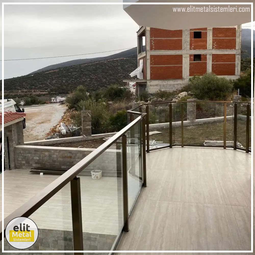alüminyum çit sistemleri, alüminyum merdiven bariyeri, balkon alüminyum panel, paslanmaz alüminyum güvenlik, dayanıklı alüminyum korkuluk profili, cam panel balkon korkuluğu, temperli cam merdiven paneli, şeffaf cam güvenlik bariyeri, paslanmaz cam bağlantı elemanları, dekoratif cam panel çözümleri, ferforje balkon bariyeri, el işçiliği ferforje panel, özel tasarım ferforje güvenlik, ferforje dış alan koruma, dayanıklı ferforje çit, lazer kesim metal panel, desenli lazer kesim korkuluk, lazer teknoloji ile üretilmiş korkuluk, özel motifli lazer panel, dekoratif lazer metal bariyer, galvaniz mesh panel çit, sanayi tipi mesh güvenlik, tel örgü panel uygulaması, otopark güvenlik paneli, balkon tel panel çözümü, pleksi merdiven paneli, şeffaf pleksi bariyer, dayanıklı pleksi korkuluk, iç mekân pleksi uygulaması, alüminyum duvar tutamaç, merdiven alüminyum tutamak, dayanıklı duvar destek aparatı, motorlu otomatik tente sistemi, açılır kapanır pergole uygulaması, uzaktan kumandalı pergole, motorlu kepenk sistemi, güvenlikli otomatik kepenk, alüminyum çerçeveli kış bahçesi, camlı teras kış bahçesi, kompozit panel dış cephe, alüminyum kaplamalı kompozit panel