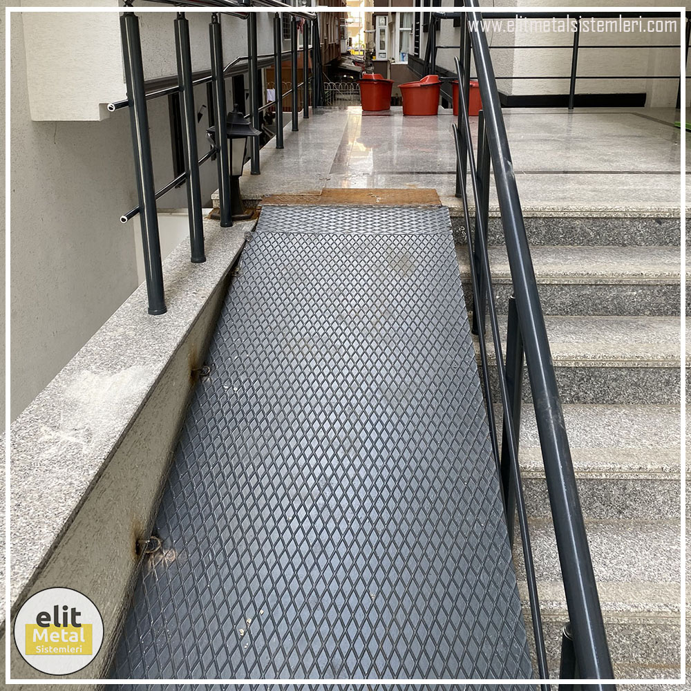 alüminyum çit sistemleri, alüminyum merdiven bariyeri, balkon alüminyum panel, paslanmaz alüminyum güvenlik, dayanıklı alüminyum korkuluk profili, cam panel balkon korkuluğu, temperli cam merdiven paneli, şeffaf cam güvenlik bariyeri, paslanmaz cam bağlantı elemanları, dekoratif cam panel çözümleri, ferforje balkon bariyeri, el işçiliği ferforje panel, özel tasarım ferforje güvenlik, ferforje dış alan koruma, dayanıklı ferforje çit, lazer kesim metal panel, desenli lazer kesim korkuluk, lazer teknoloji ile üretilmiş korkuluk, özel motifli lazer panel, dekoratif lazer metal bariyer, galvaniz mesh panel çit, sanayi tipi mesh güvenlik, tel örgü panel uygulaması, otopark güvenlik paneli, balkon tel panel çözümü, pleksi merdiven paneli, şeffaf pleksi bariyer, dayanıklı pleksi korkuluk, iç mekân pleksi uygulaması, alüminyum duvar tutamaç, merdiven alüminyum tutamak, dayanıklı duvar destek aparatı, motorlu otomatik tente sistemi, açılır kapanır pergole uygulaması, uzaktan kumandalı pergole, motorlu kepenk sistemi, güvenlikli otomatik kepenk, alüminyum çerçeveli kış bahçesi, camlı teras kış bahçesi, kompozit panel dış cephe, alüminyum kaplamalı kompozit panel