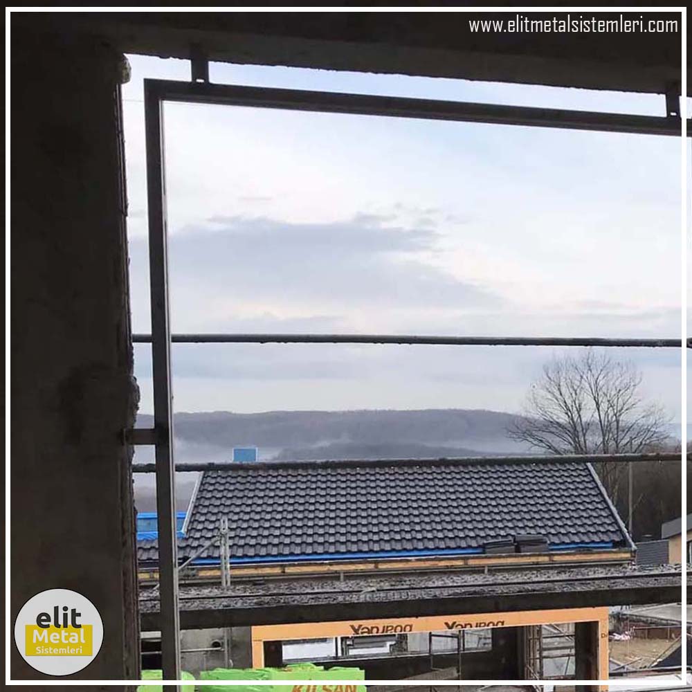 alüminyum çit sistemleri, alüminyum merdiven bariyeri, balkon alüminyum panel, paslanmaz alüminyum güvenlik, dayanıklı alüminyum korkuluk profili, cam panel balkon korkuluğu, temperli cam merdiven paneli, şeffaf cam güvenlik bariyeri, paslanmaz cam bağlantı elemanları, dekoratif cam panel çözümleri, ferforje balkon bariyeri, el işçiliği ferforje panel, özel tasarım ferforje güvenlik, ferforje dış alan koruma, dayanıklı ferforje çit, lazer kesim metal panel, desenli lazer kesim korkuluk, lazer teknoloji ile üretilmiş korkuluk, özel motifli lazer panel, dekoratif lazer metal bariyer, galvaniz mesh panel çit, sanayi tipi mesh güvenlik, tel örgü panel uygulaması, otopark güvenlik paneli, balkon tel panel çözümü, pleksi merdiven paneli, şeffaf pleksi bariyer, dayanıklı pleksi korkuluk, iç mekân pleksi uygulaması, alüminyum duvar tutamaç, merdiven alüminyum tutamak, dayanıklı duvar destek aparatı, motorlu otomatik tente sistemi, açılır kapanır pergole uygulaması, uzaktan kumandalı pergole, motorlu kepenk sistemi, güvenlikli otomatik kepenk, alüminyum çerçeveli kış bahçesi, camlı teras kış bahçesi, kompozit panel dış cephe, alüminyum kaplamalı kompozit panel