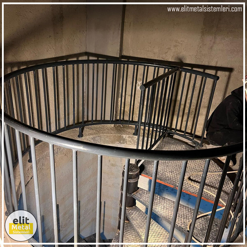 alüminyum çit sistemleri, alüminyum merdiven bariyeri, balkon alüminyum panel, paslanmaz alüminyum güvenlik, dayanıklı alüminyum korkuluk profili, cam panel balkon korkuluğu, temperli cam merdiven paneli, şeffaf cam güvenlik bariyeri, paslanmaz cam bağlantı elemanları, dekoratif cam panel çözümleri, ferforje balkon bariyeri, el işçiliği ferforje panel, özel tasarım ferforje güvenlik, ferforje dış alan koruma, dayanıklı ferforje çit, lazer kesim metal panel, desenli lazer kesim korkuluk, lazer teknoloji ile üretilmiş korkuluk, özel motifli lazer panel, dekoratif lazer metal bariyer, galvaniz mesh panel çit, sanayi tipi mesh güvenlik, tel örgü panel uygulaması, otopark güvenlik paneli, balkon tel panel çözümü, pleksi merdiven paneli, şeffaf pleksi bariyer, dayanıklı pleksi korkuluk, iç mekân pleksi uygulaması, alüminyum duvar tutamaç, merdiven alüminyum tutamak, dayanıklı duvar destek aparatı, motorlu otomatik tente sistemi, açılır kapanır pergole uygulaması, uzaktan kumandalı pergole, motorlu kepenk sistemi, güvenlikli otomatik kepenk, alüminyum çerçeveli kış bahçesi, camlı teras kış bahçesi, kompozit panel dış cephe, alüminyum kaplamalı kompozit panel