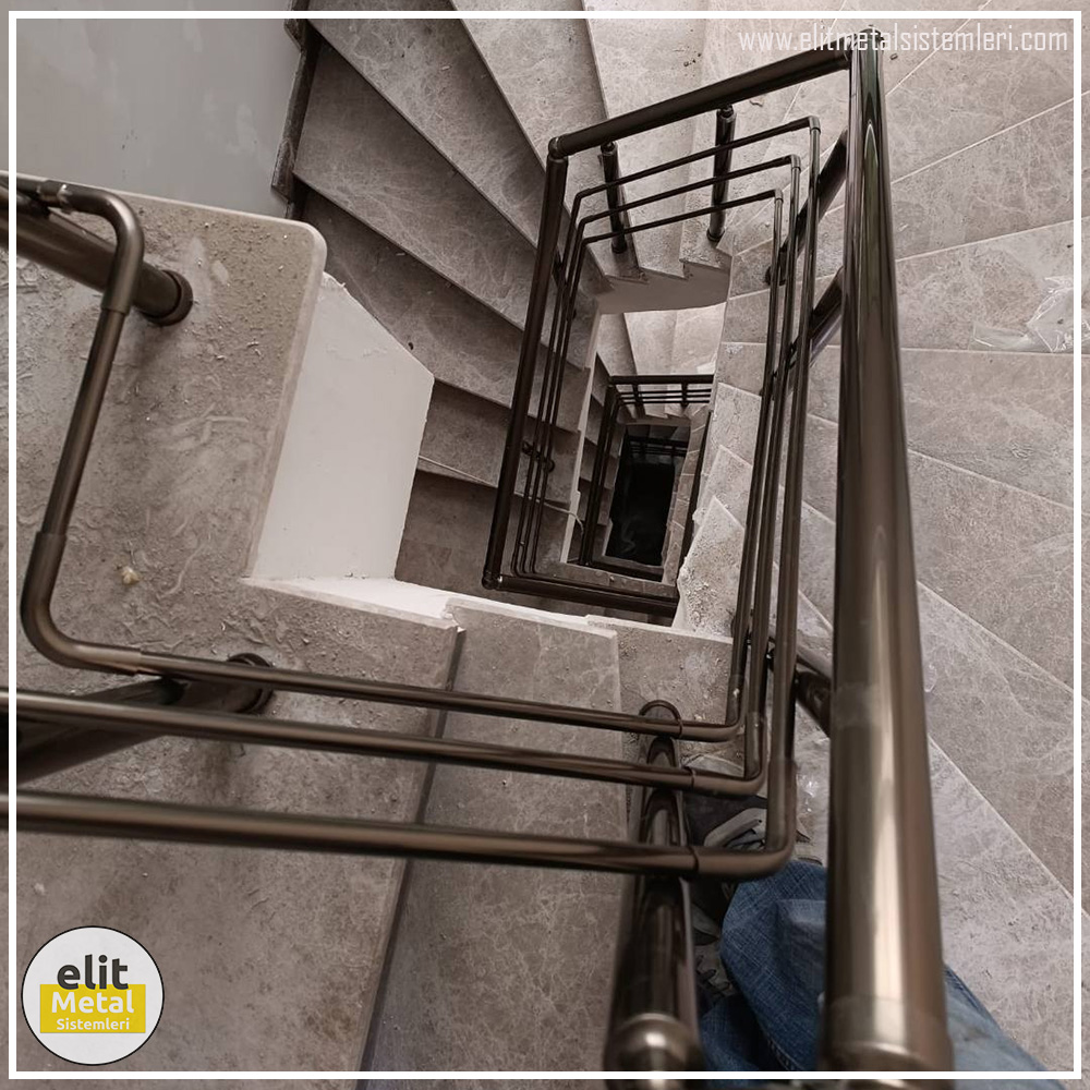alüminyum korkuluk sistemleri, balkon alüminyum korkuluk, merdiven alüminyum paneli, paslanmaz alüminyum korkuluk, dayanıklı alüminyum çit, alüminyum korkuluk montaj hizmeti, dış alan alüminyum uygulamaları, estetik alüminyum bariyer, alüminyum güvenlik korkuluğu, alüminyum korkuluk fiyatları, özel ölçü alüminyum korkuluk, hafif alüminyum korkuluk profili, alüminyum korkuluk imalatı, bina çevresi alüminyum çözümleri, alüminyum korkuluk aksesuarları, dekoratif alüminyum panel, hızlı montaj alüminyum korkuluk, alüminyum merdiven güvenliği, alüminyum çit üreticisi, uzun ömürlü alüminyum sistemleri