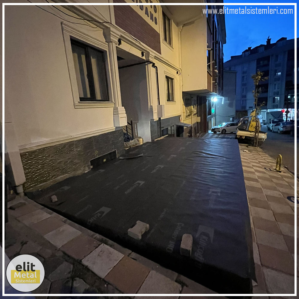 alüminyum çit sistemleri, alüminyum merdiven bariyeri, balkon alüminyum panel, paslanmaz alüminyum güvenlik, dayanıklı alüminyum korkuluk profili, cam panel balkon korkuluğu, temperli cam merdiven paneli, şeffaf cam güvenlik bariyeri, paslanmaz cam bağlantı elemanları, dekoratif cam panel çözümleri, ferforje balkon bariyeri, el işçiliği ferforje panel, özel tasarım ferforje güvenlik, ferforje dış alan koruma, dayanıklı ferforje çit, lazer kesim metal panel, desenli lazer kesim korkuluk, lazer teknoloji ile üretilmiş korkuluk, özel motifli lazer panel, dekoratif lazer metal bariyer, galvaniz mesh panel çit, sanayi tipi mesh güvenlik, tel örgü panel uygulaması, otopark güvenlik paneli, balkon tel panel çözümü, pleksi merdiven paneli, şeffaf pleksi bariyer, dayanıklı pleksi korkuluk, iç mekân pleksi uygulaması, alüminyum duvar tutamaç, merdiven alüminyum tutamak, dayanıklı duvar destek aparatı, motorlu otomatik tente sistemi, açılır kapanır pergole uygulaması, uzaktan kumandalı pergole, motorlu kepenk sistemi, güvenlikli otomatik kepenk, alüminyum çerçeveli kış bahçesi, camlı teras kış bahçesi, kompozit panel dış cephe, alüminyum kaplamalı kompozit panel