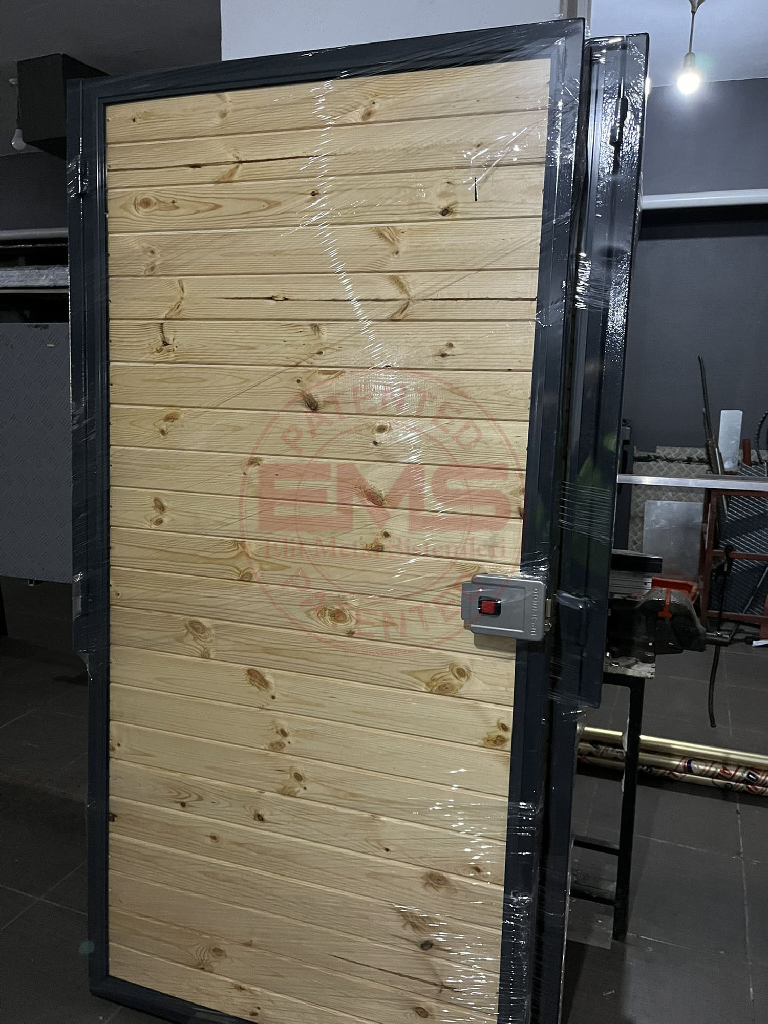 ElitMetalSistemleri-Turgay-Bey-Ahsap-Kapi-Uretim-Montaj- (8)