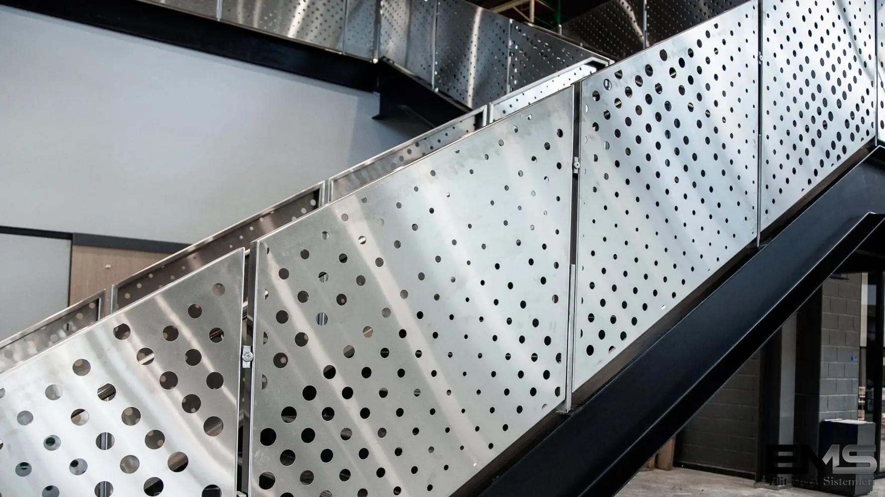 ems-mesh-panel-korkuluk-ref-15-2-1778x1000